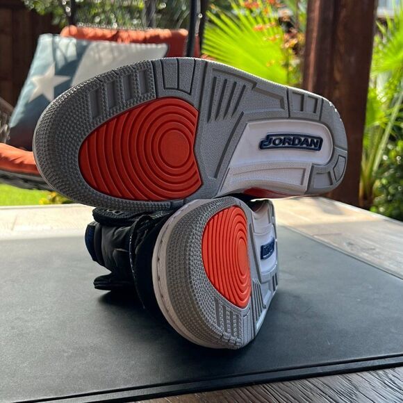 Air Jordan Legacy 312 'Knicks' (2018) - Picture 9 of 12